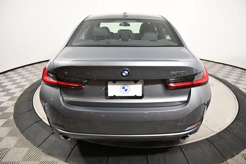 2025 BMW 330 i xDrive