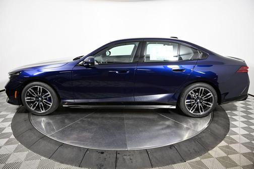 2026 BMW 550e 550e xDrive