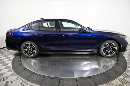 2026 BMW 550e 550e xDrive