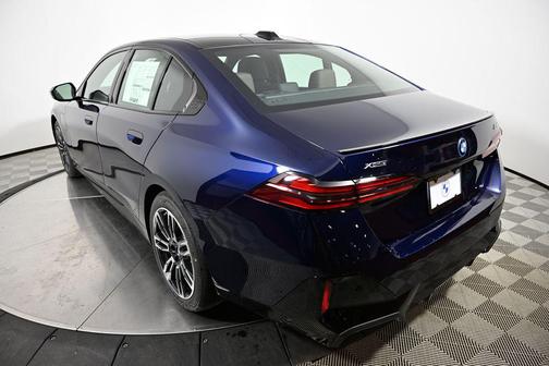 2026 BMW 550e 550e xDrive