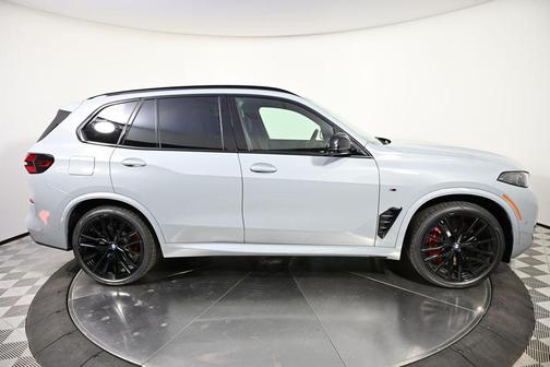 2026 BMW X5 M60i