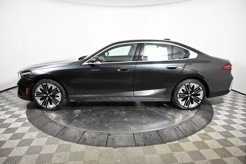 2025 BMW 530 i xDrive