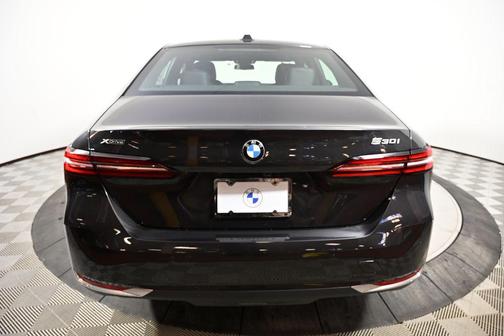 2025 BMW 530 i xDrive