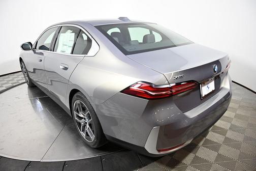 2026 BMW 530 i xDrive