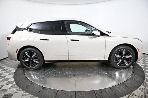 2026 BMW iX xDrive45