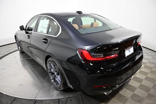 2025 BMW 330 i xDrive