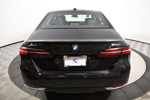 2025 BMW 530 i xDrive