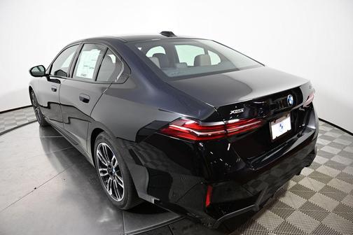 2026 BMW 530 i xDrive