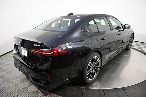 2026 BMW 530 i xDrive