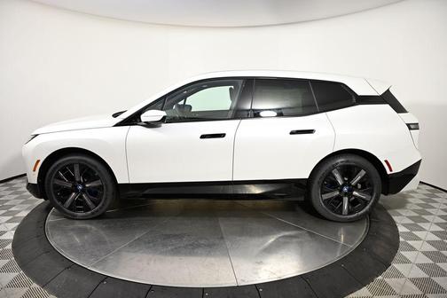 2025 BMW iX xDrive50