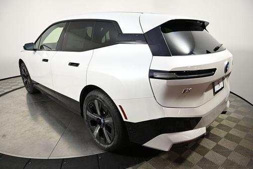 2025 BMW iX xDrive50