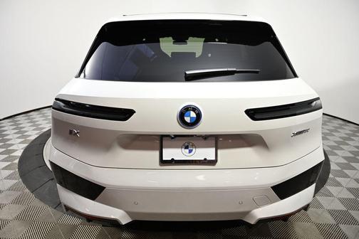 2025 BMW iX xDrive50