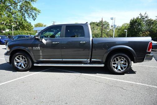 2017 RAM 1500 Limited Crew Cab 4x4 6'4' Box