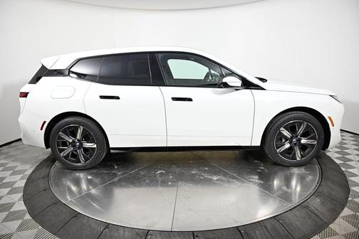 2026 BMW iX xDrive45