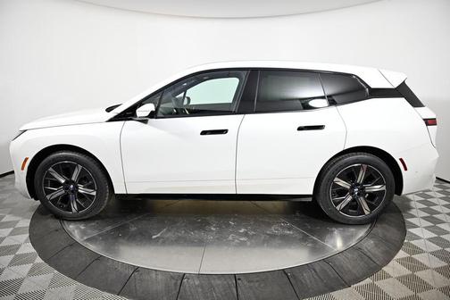 2026 BMW iX xDrive45