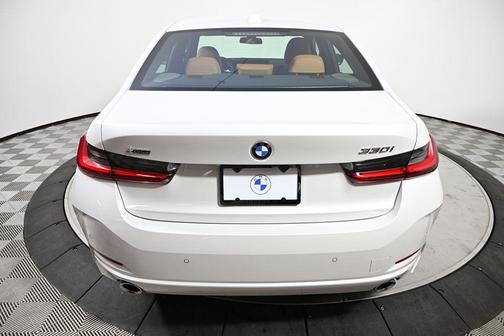 2025 BMW 330 i xDrive