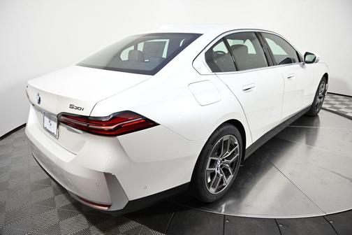 2026 BMW 530 i xDrive