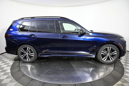 2026 BMW X7 M60i