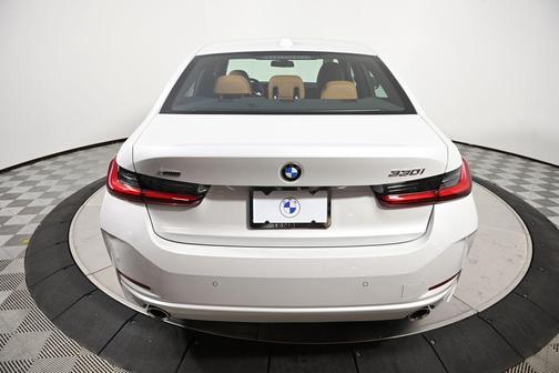 2025 BMW 330 i xDrive