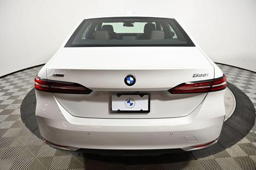 2025 BMW 530 i xDrive