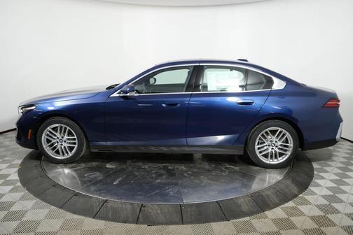 2025 BMW 530 i xDrive