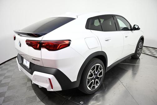 2025 BMW X2 xDrive28i