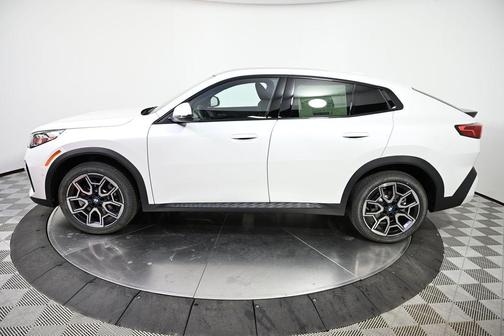 2025 BMW X2 xDrive28i