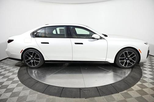 2026 BMW 740 i xDrive