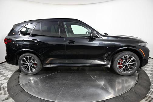 2026 BMW X5 M60i