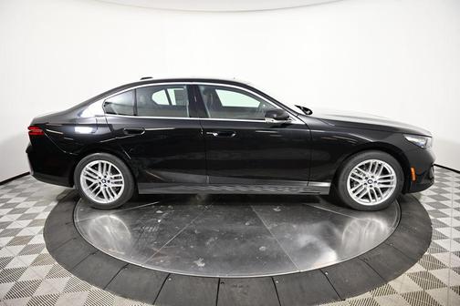 2025 BMW 530 i xDrive