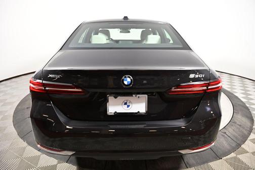 2025 BMW 530 i xDrive
