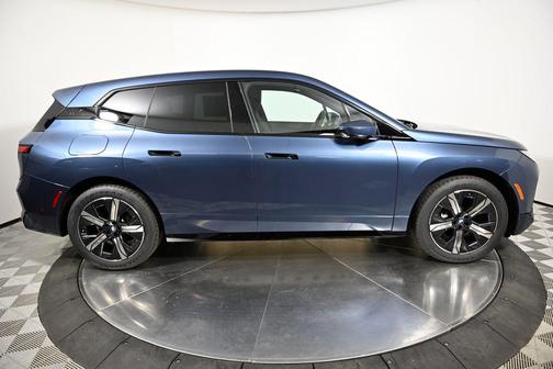 2026 BMW iX xDrive45