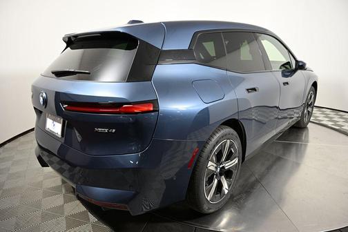 2026 BMW iX xDrive45