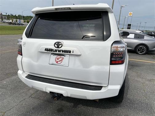 2022 Toyota 4Runner SR5