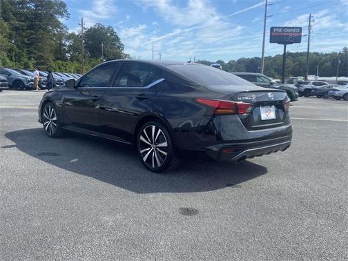 2022 Nissan Altima SR FWD