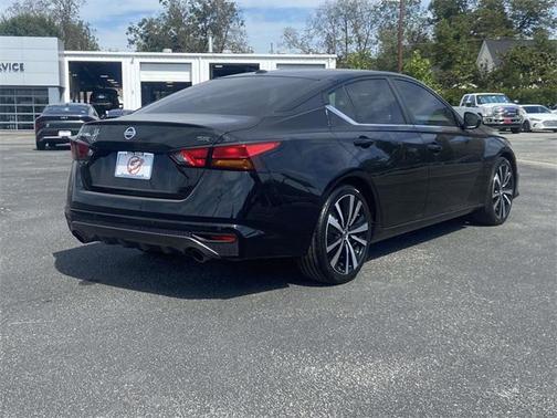 2022 Nissan Altima SR FWD