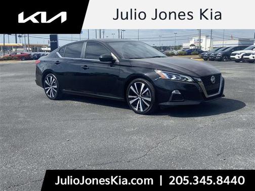 2022 Nissan Altima SR FWD