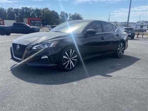 2022 Nissan Altima SR FWD
