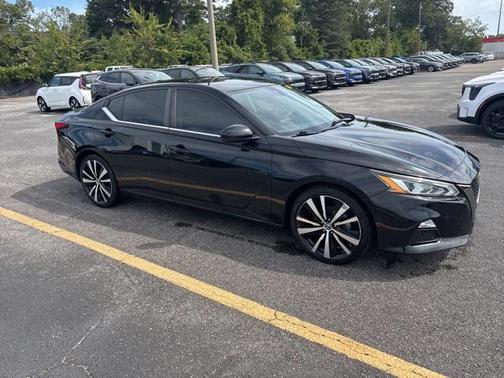 2022 Nissan Altima SR FWD