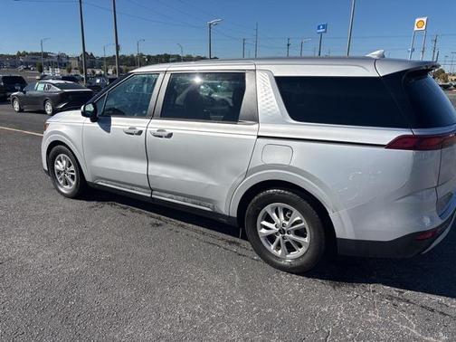 2023 Kia Carnival LX