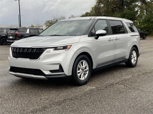 2023 Kia Carnival LX