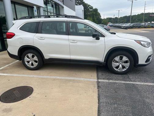 Crystal White Pearl 2022 Subaru Ascent Base 8-Passenger