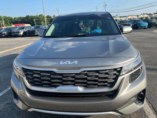 Steel Gray 2022 Kia Seltos LX