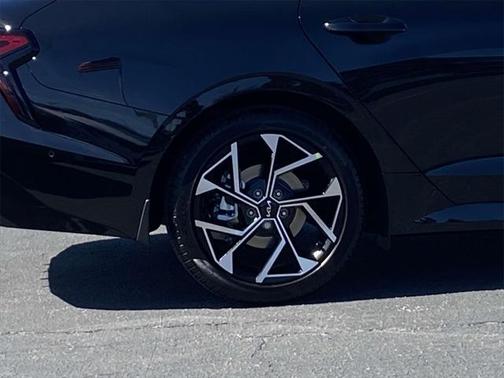 2025 Kia K5 EX