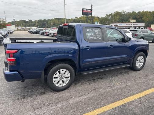 2022 Nissan Frontier SV