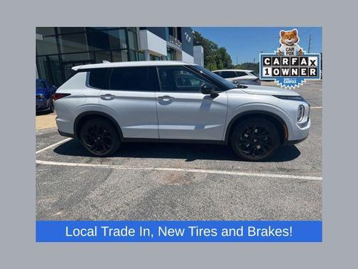 White 2023 Mitsubishi Outlander SE S-AWC