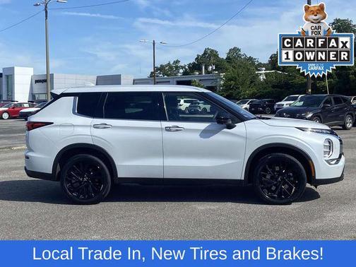 White 2023 Mitsubishi Outlander SE S-AWC