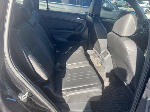 Deep Black 2023 Volkswagen Tiguan 2.0T SE R-Line Black