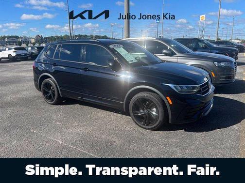 Deep Black 2023 Volkswagen Tiguan 2.0T SE R-Line Black