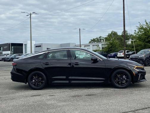 Aurora Black Pearl 2026 Kia K5 LXS FWD